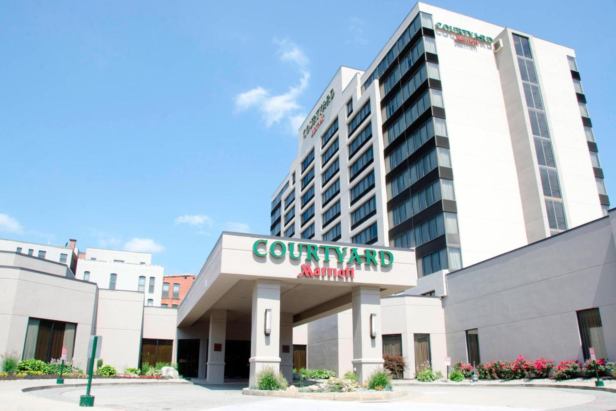 Courtyard Waterbury Downtown Hotel Exterior photo